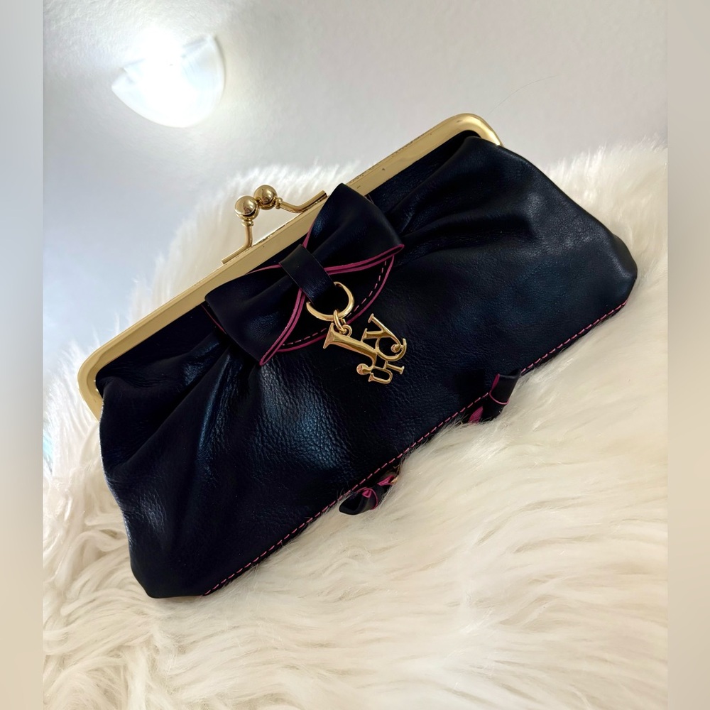 Like NEW! Y2K Juicy Couture Leather Black Kiss Lock Clutch Bag with Pink Trim